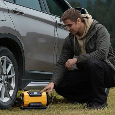 Gonfleur pneu voiture homme gonflage roue