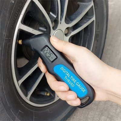 Manometre pression pneu sur roue