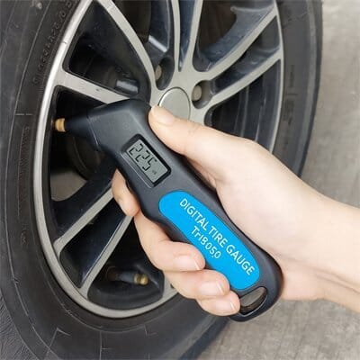 Manometre pression pneu sur roue