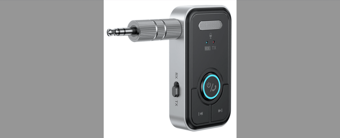 Transmetteur FM Bluetooth branché sur l'allume-cigare d'une voiture