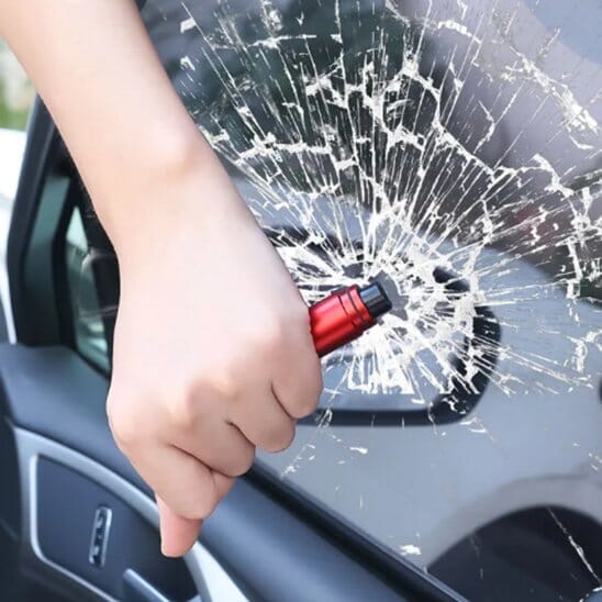brise vitre voiture CutBelt main