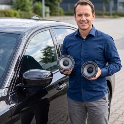 Haut parleur voiture 2 HP main