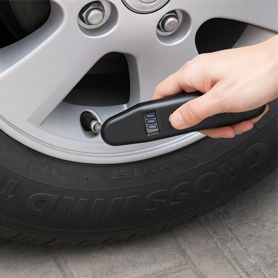 Manomètre pression pneu test gauche