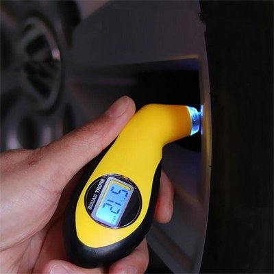 Manometre pression pneu vue pneu