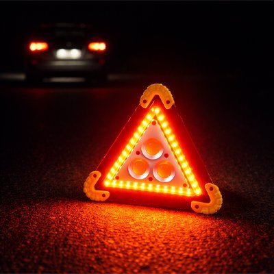 Triangle signalisation signal nuit